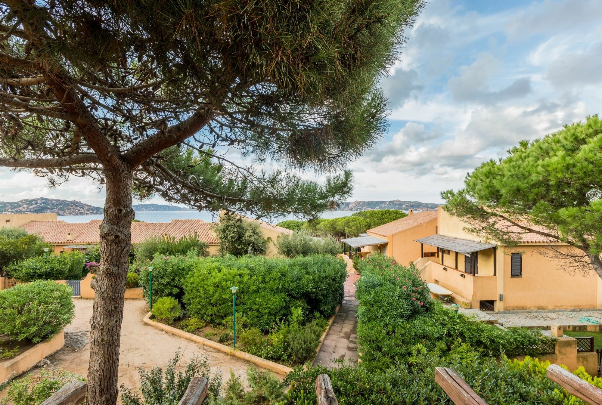 Baia Del Faro Aparthotel Palau Exterior photo